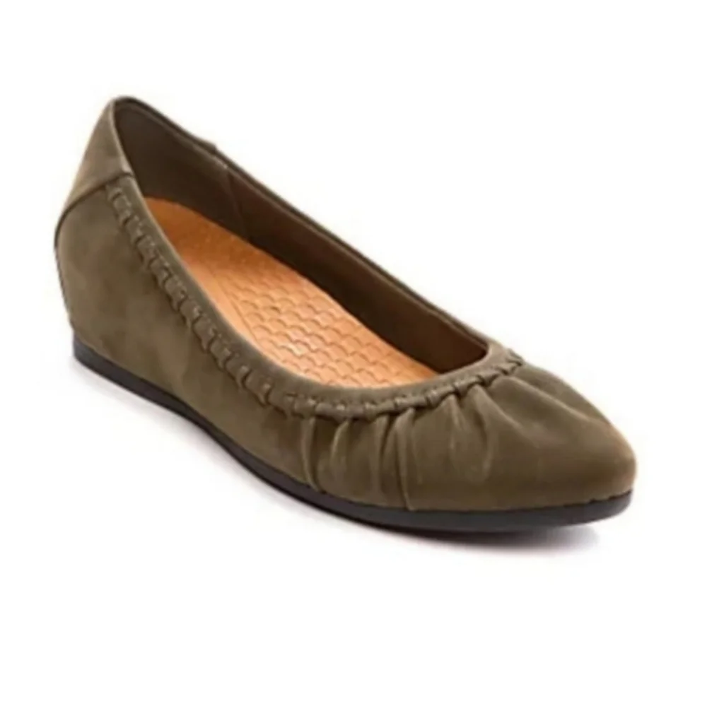Baretraps Norma Olive Suede Whipstich Detail Hidden Wedge Heels Size 7½
